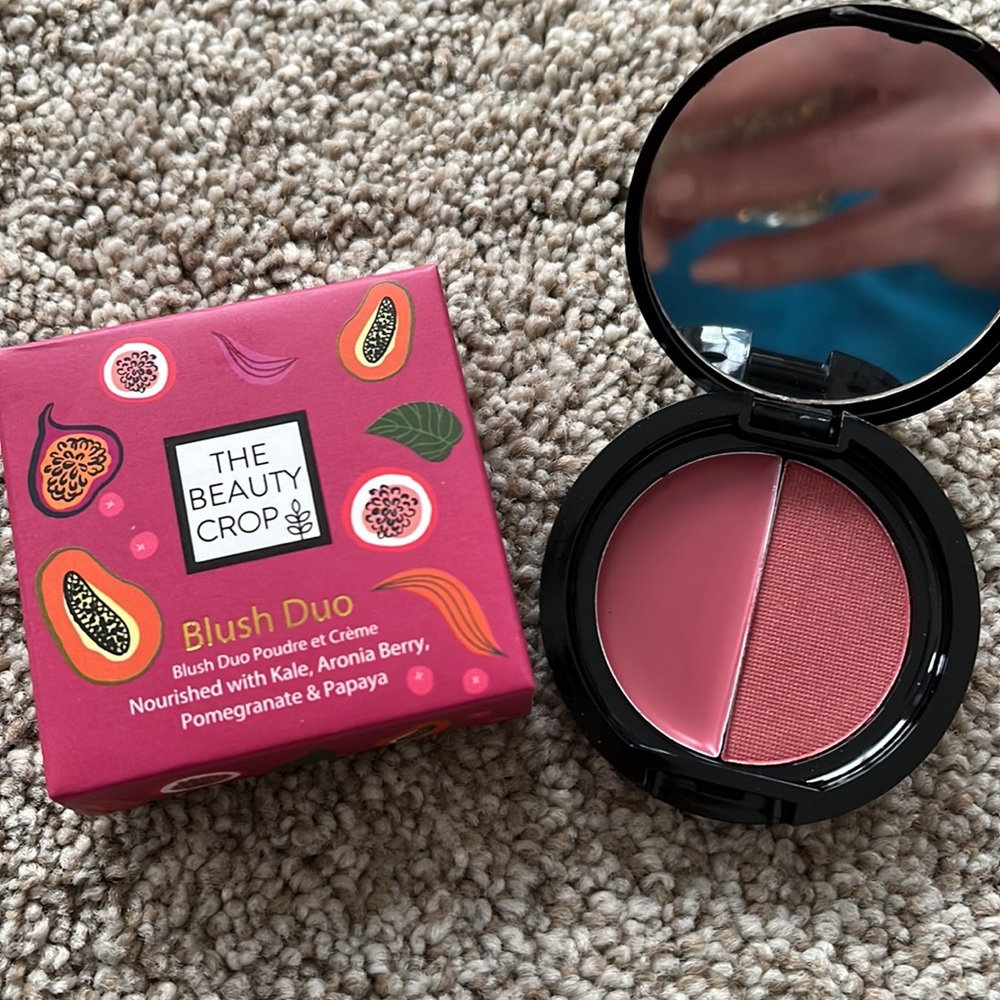 Makeup Bundle - Picture 4 of 7